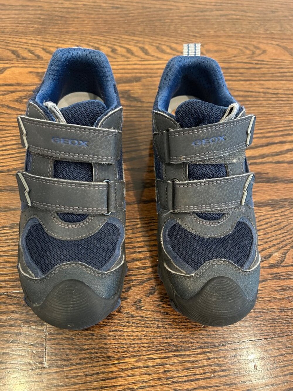 Geox Little Kid Size 2 Waterproof Sneaker
